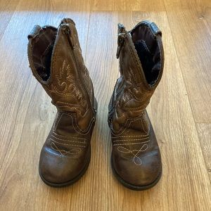 Cherokee girls size 8 boots